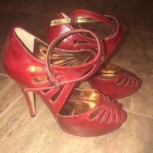 Jessica Simpson heel size 8